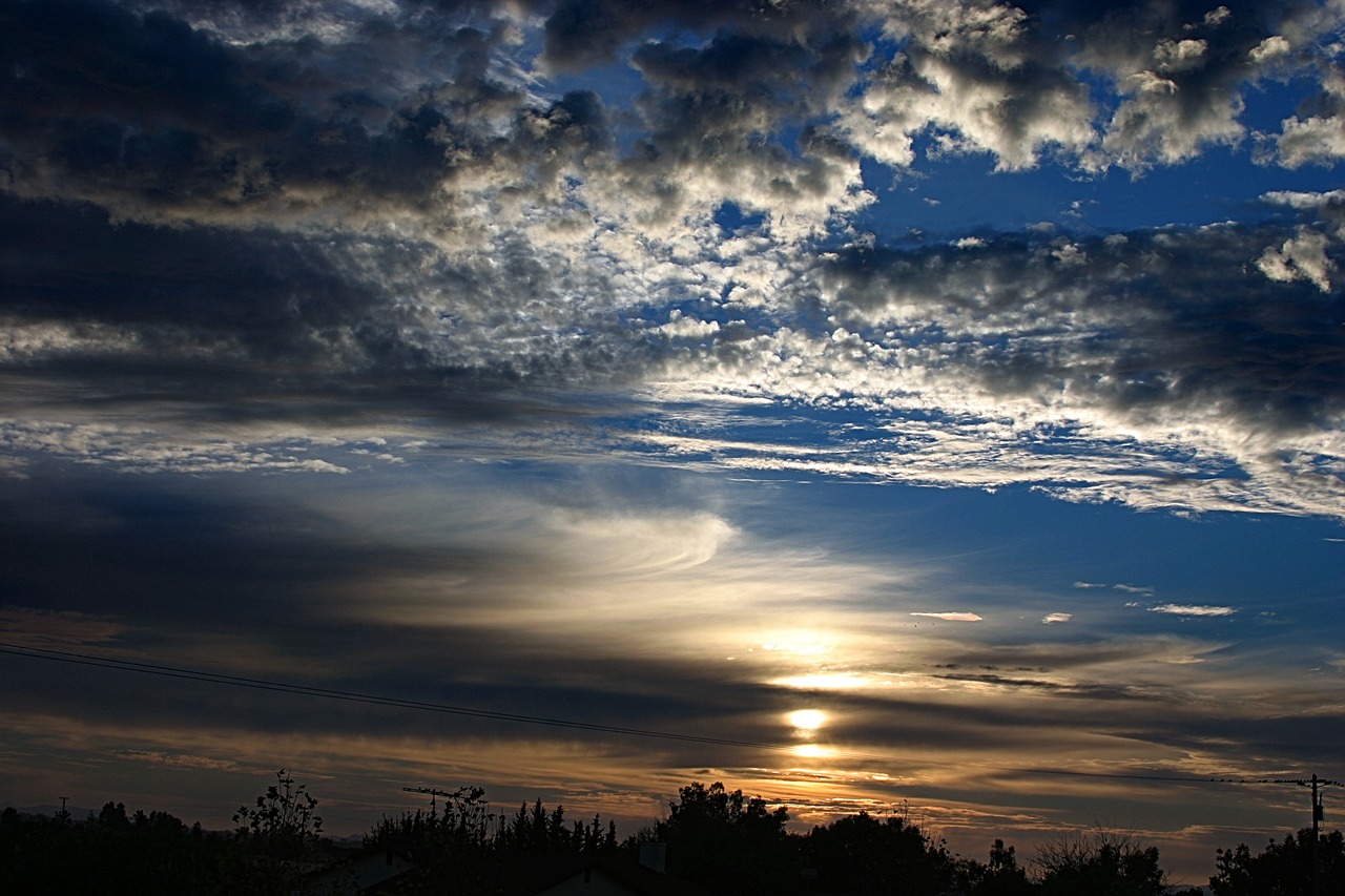 sunset  majestic  sky free photo