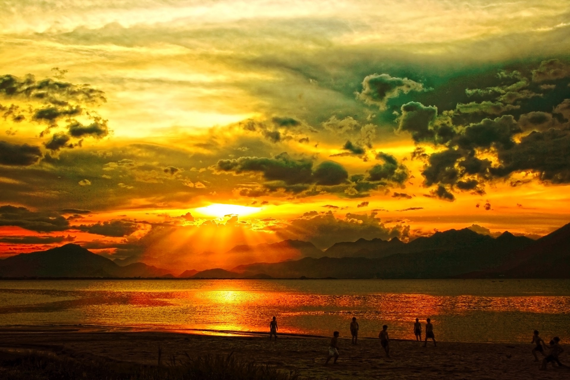 sunset amateurpic da nang free photo