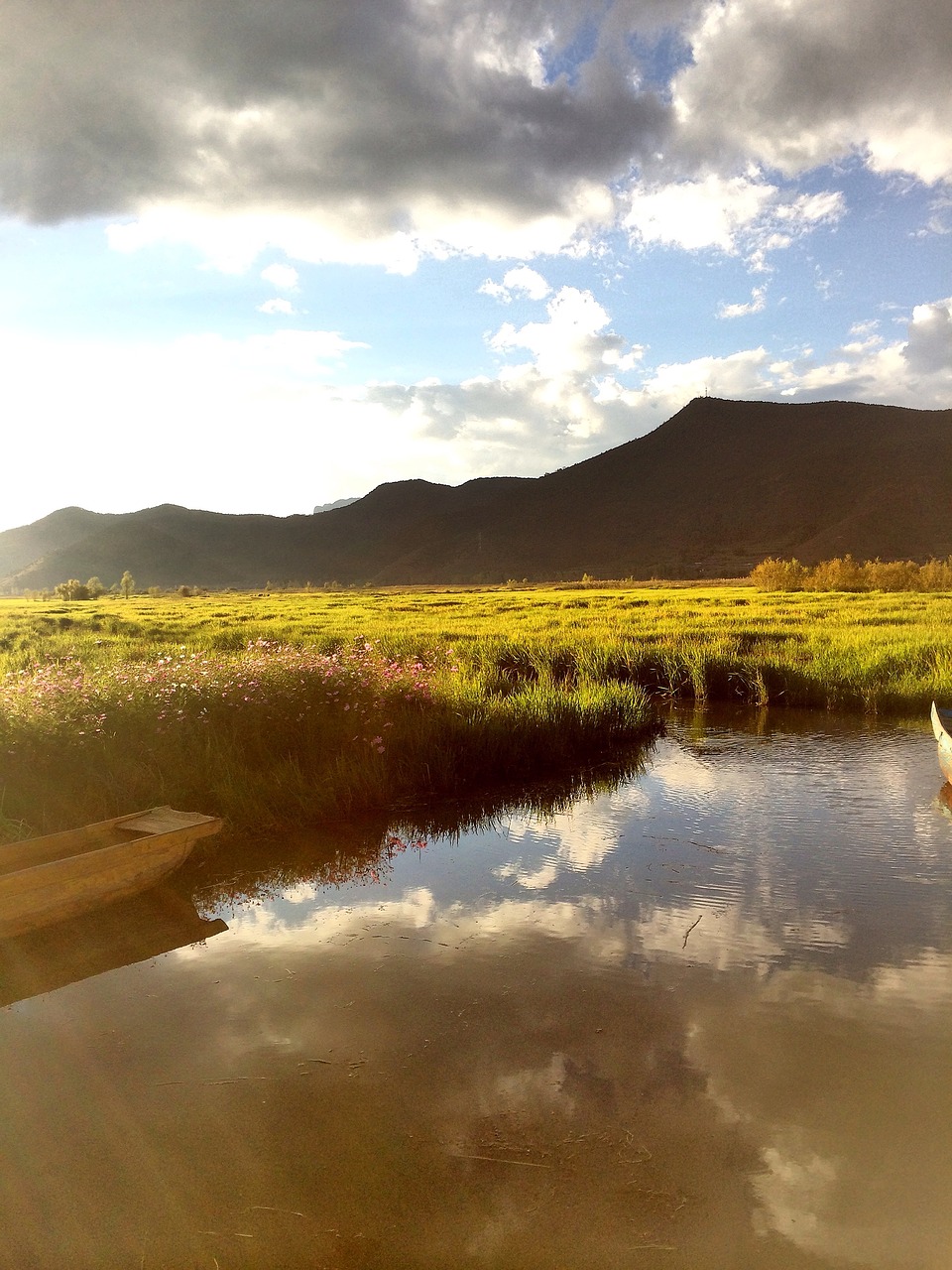 sunshine caohai lugu lake free photo