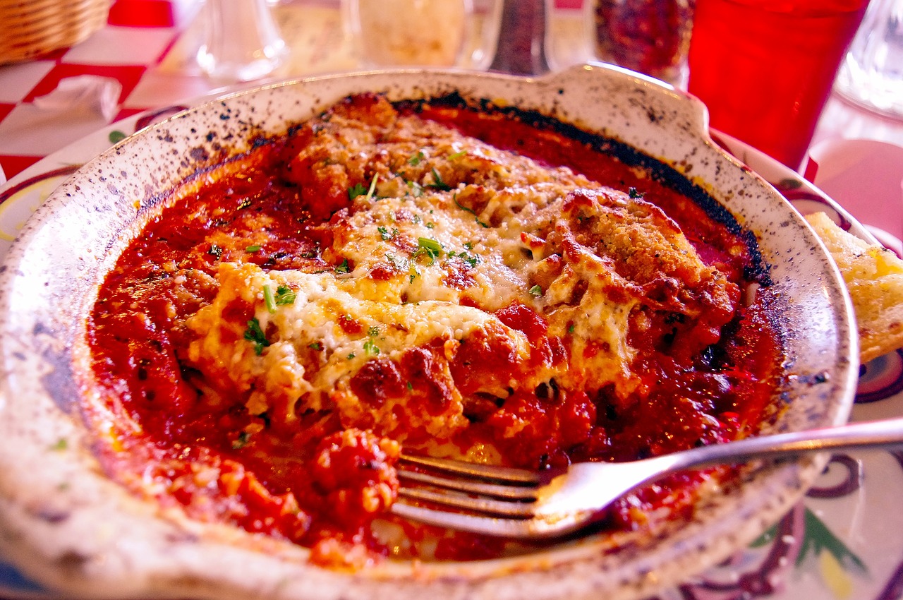 supper in moab  chicken  parmigian free photo
