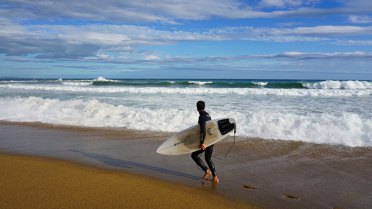 surf barcelona waves free photo