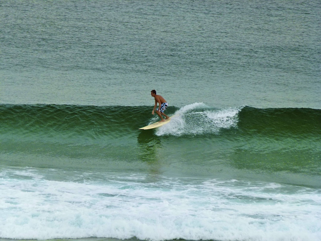 surfer ocean wave free photo