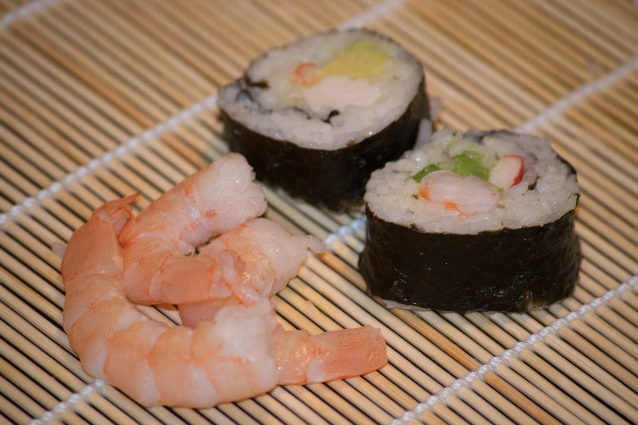 sushi shrimp dinner free photo