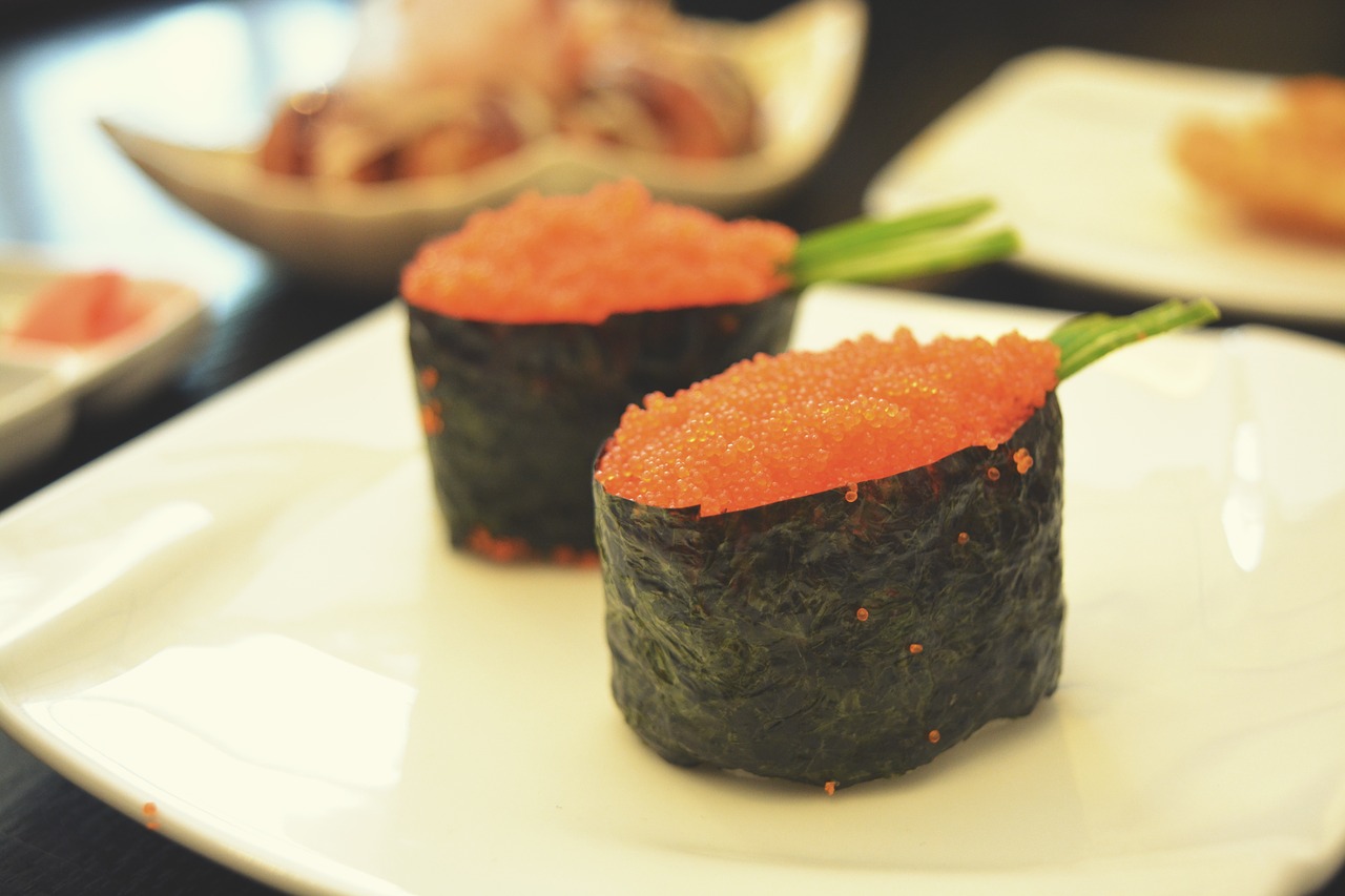 sushi eating dinner free photo