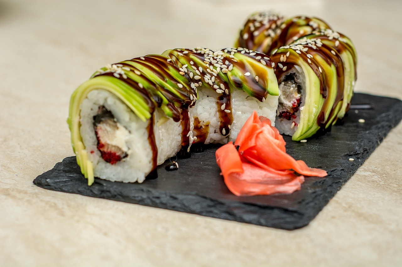 sushi roll japanese food free photo