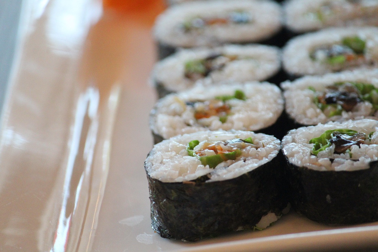 sushi  rolls  traditional free photo