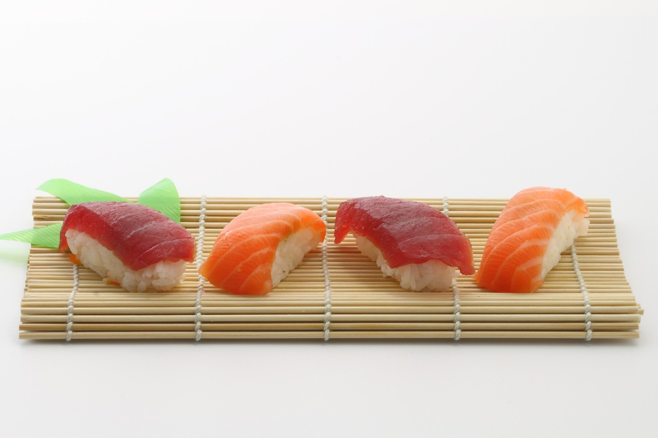 sushi japanese delicious free photo