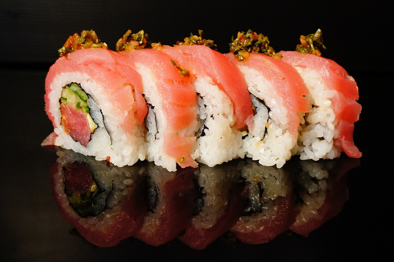 sushi  salmon  sushi bar free photo