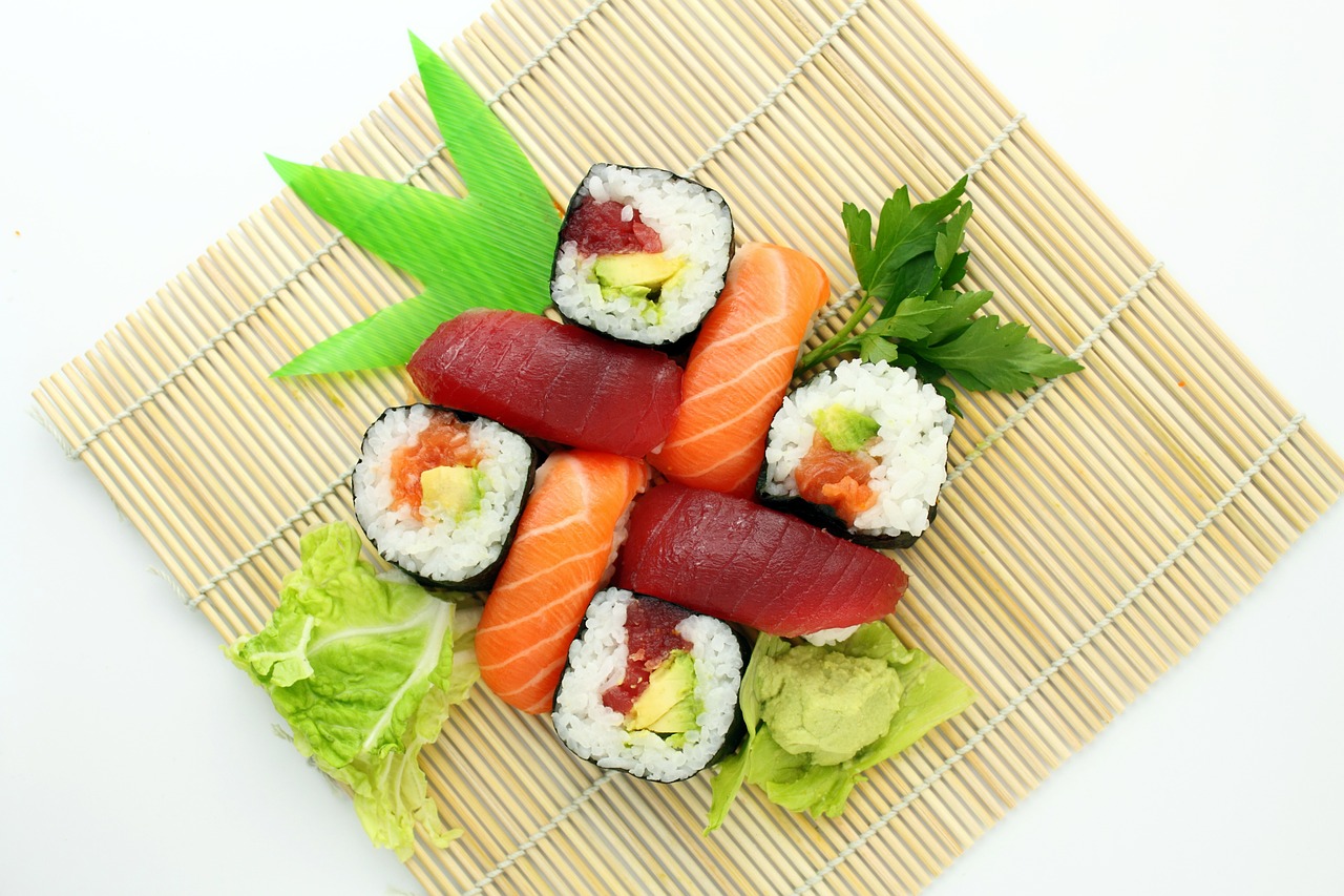 sushi japanese delicious free photo