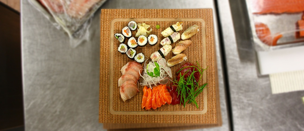 sushi sashimi dish free photo