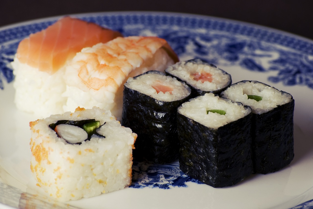 sushi maki rolls free photo