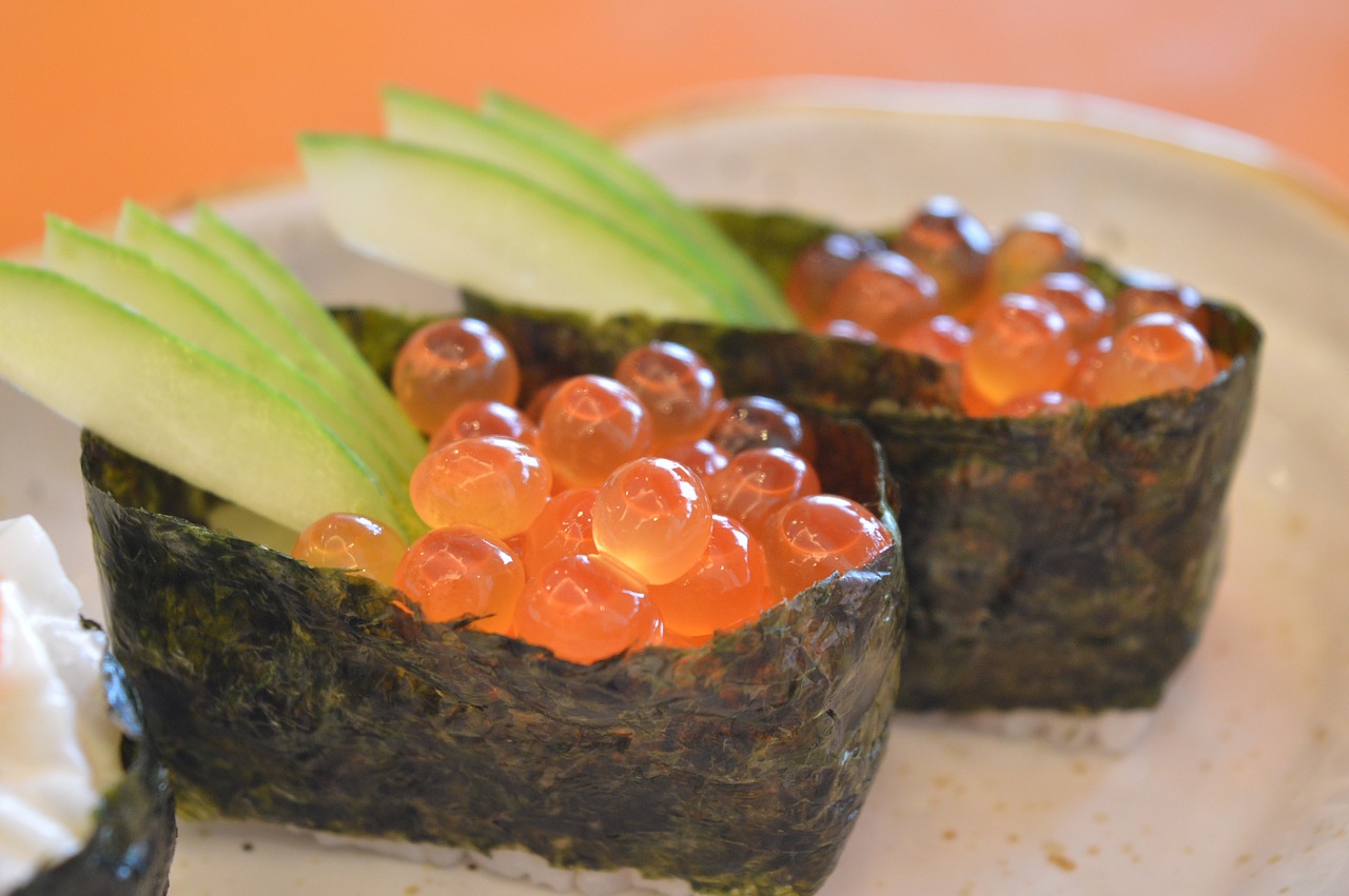 sushi japanese food free photo