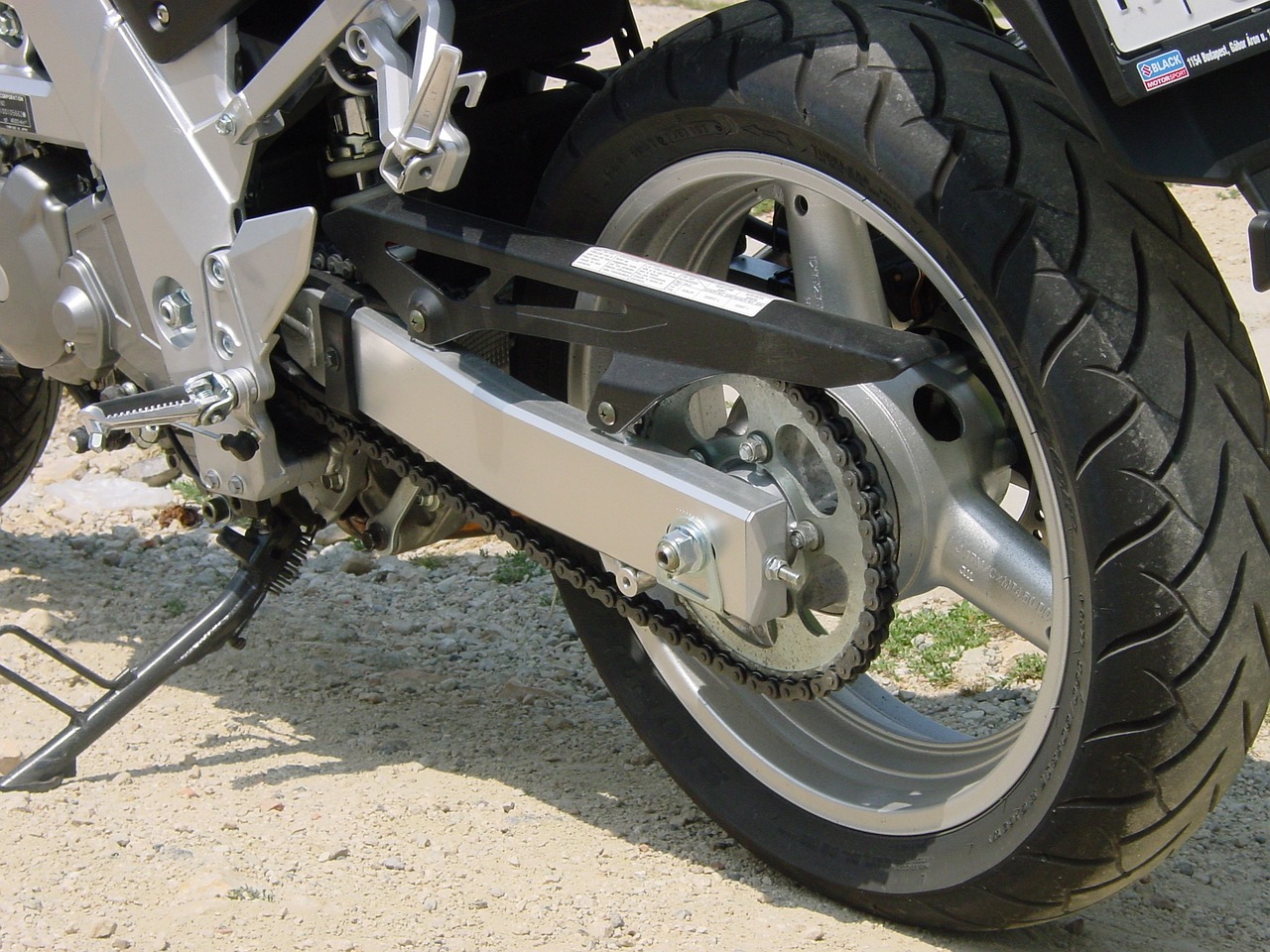 suzuki motorcycle wheel free photo