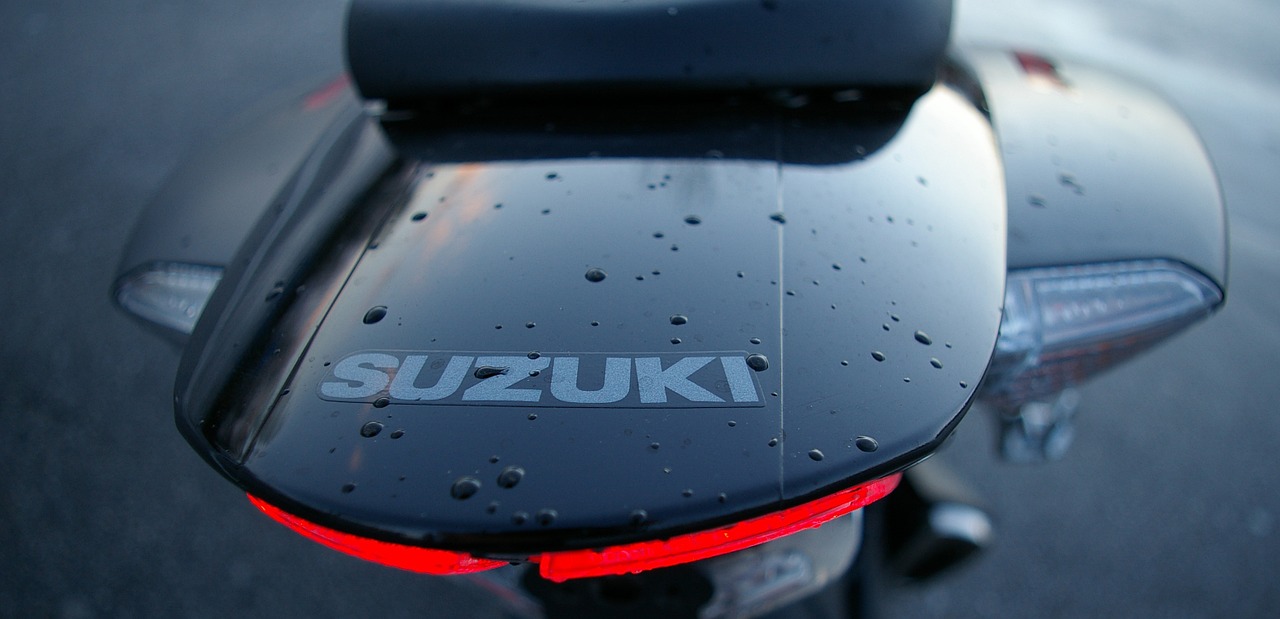 suzuki motorcycle close up free photo