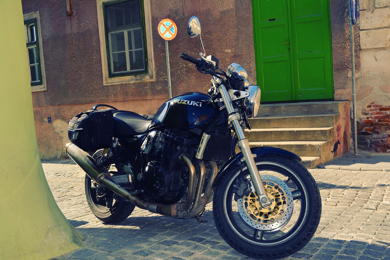 suzuki moto motorcycle free photo