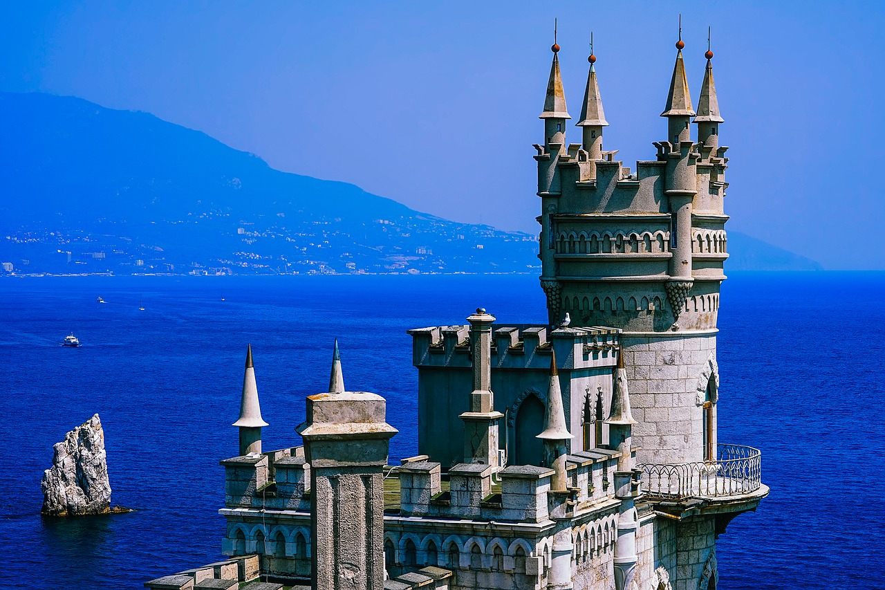 swallow's nest fortress castle free photo