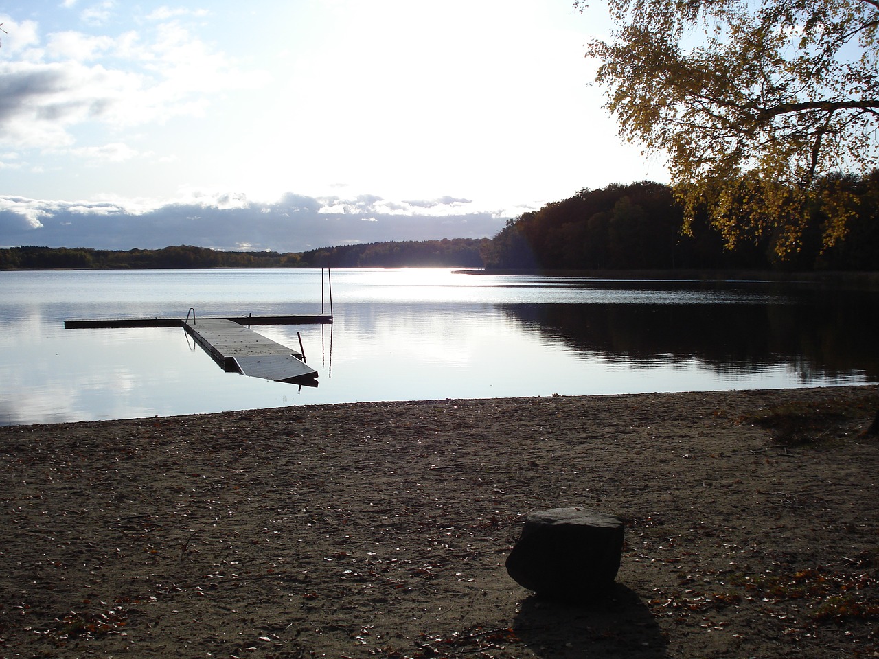 sweden badesee autumn free photo