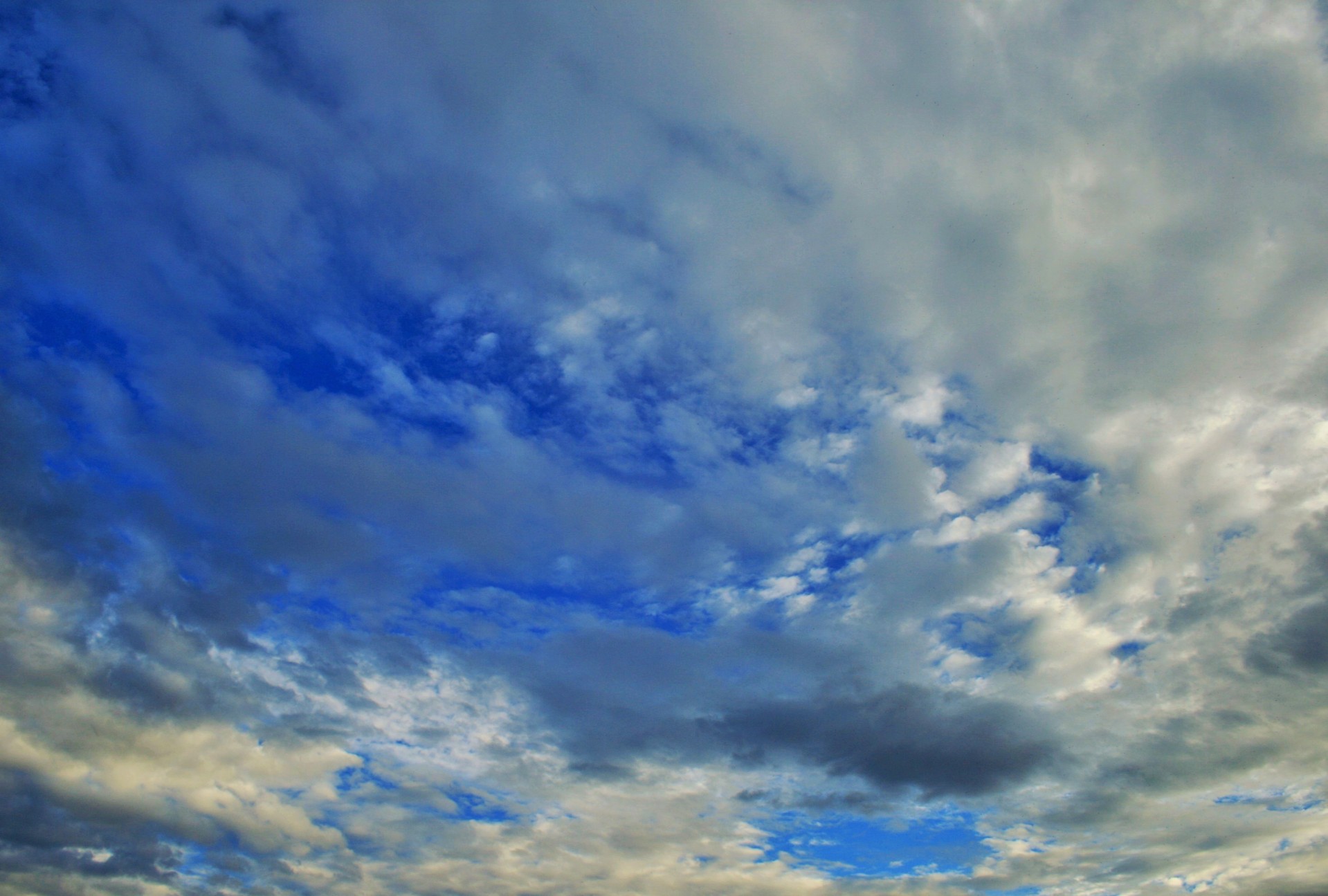 sky blue clouds free photo