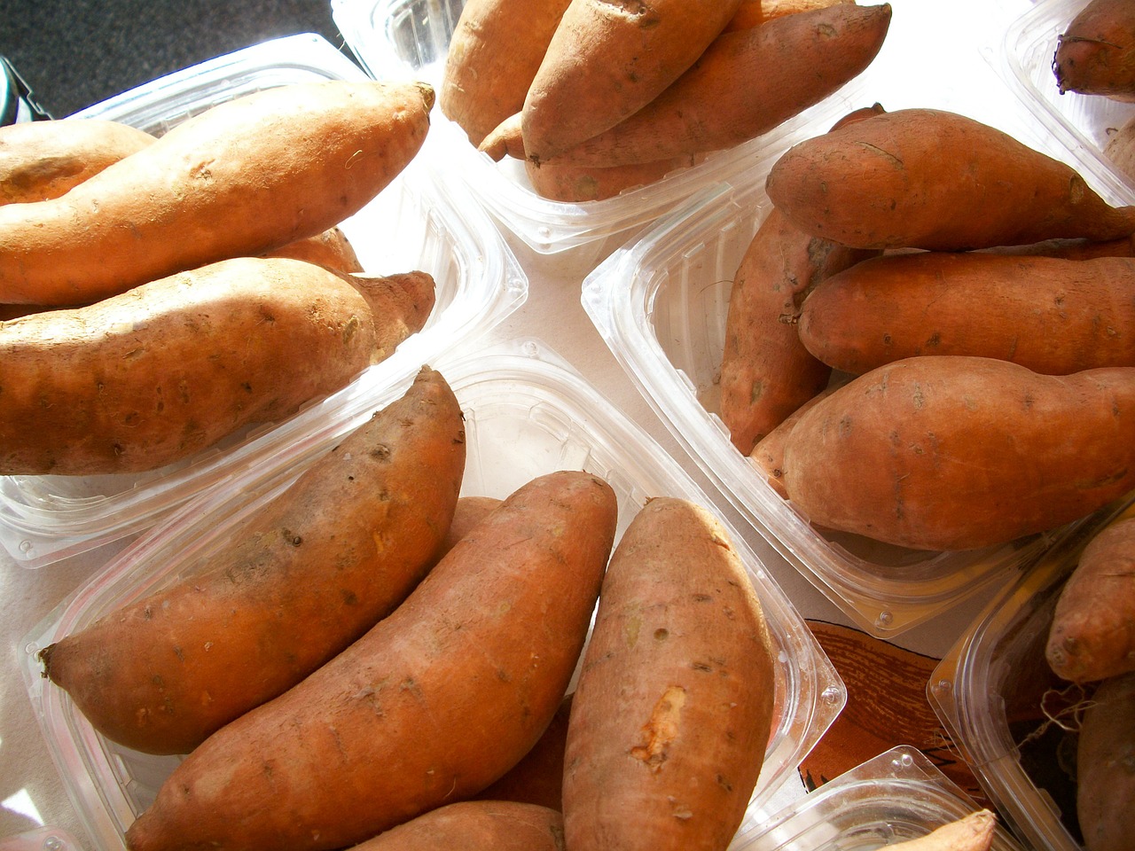 sweet-potatoes yams vegetables free photo