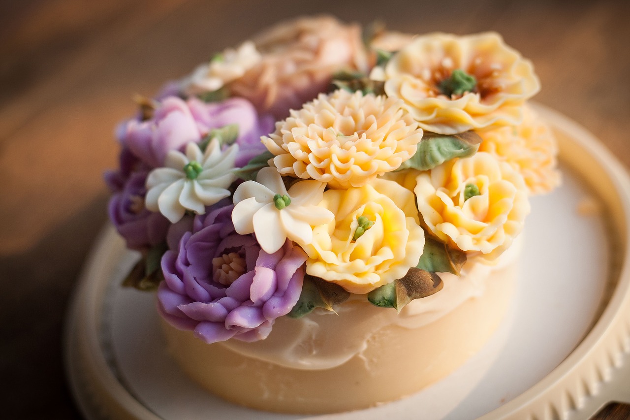 sweets  flower cake  cake free photo