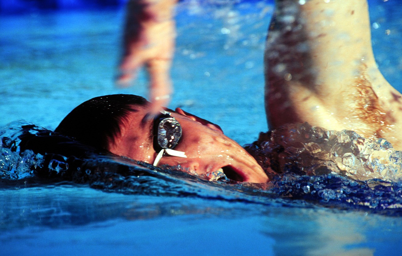swimmer training water free photo
