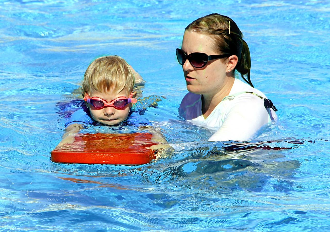 swimming lesson boy free photo