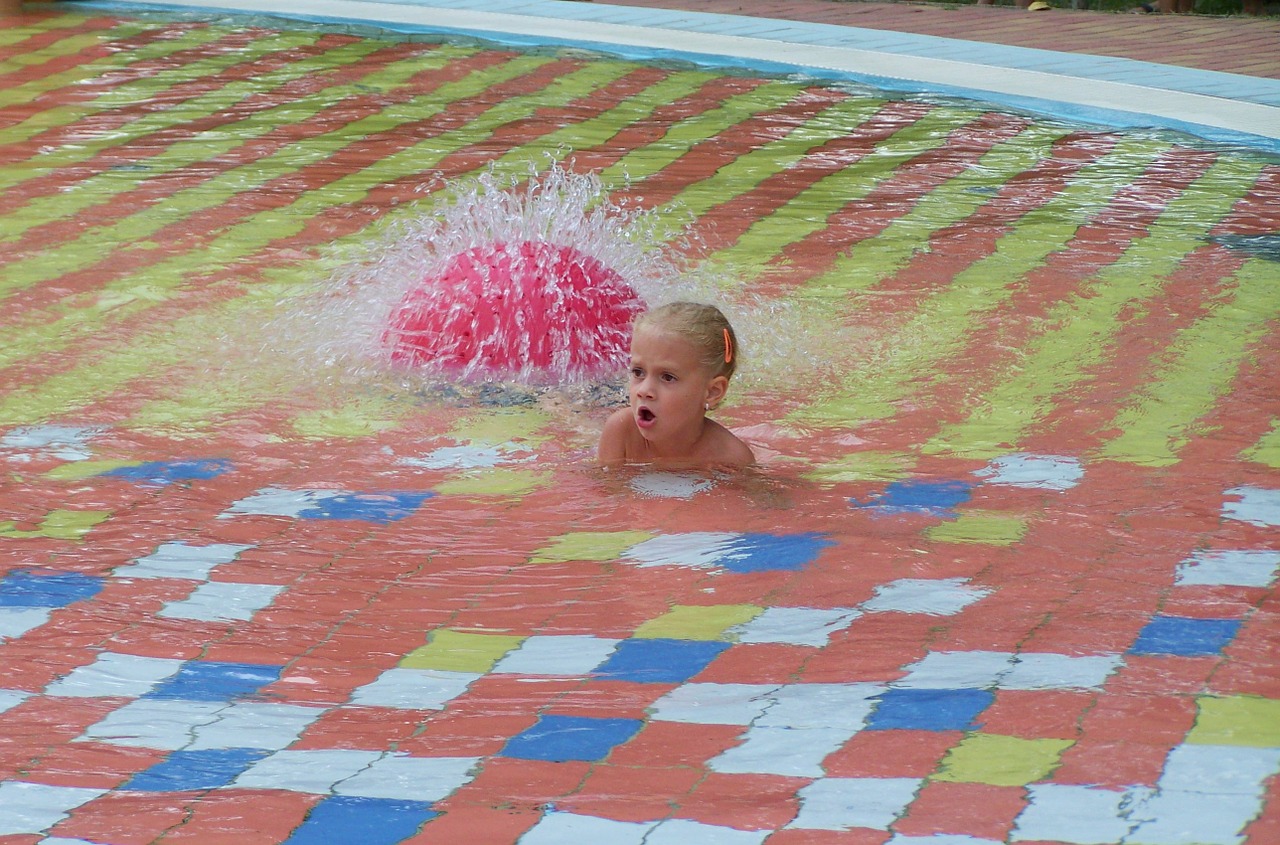 swimming small child heat wave free photo