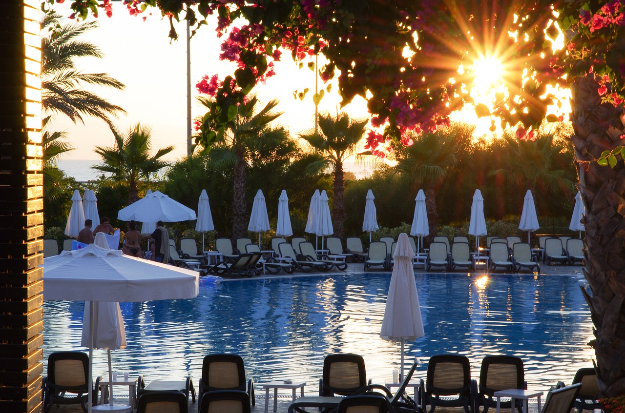 swimming pool sun heat free photo