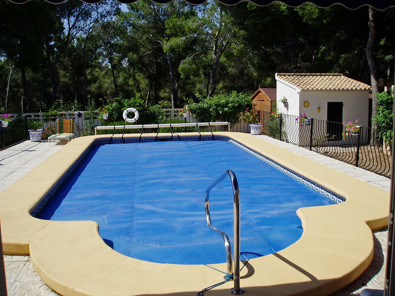 swimming pool swimming villa free photo