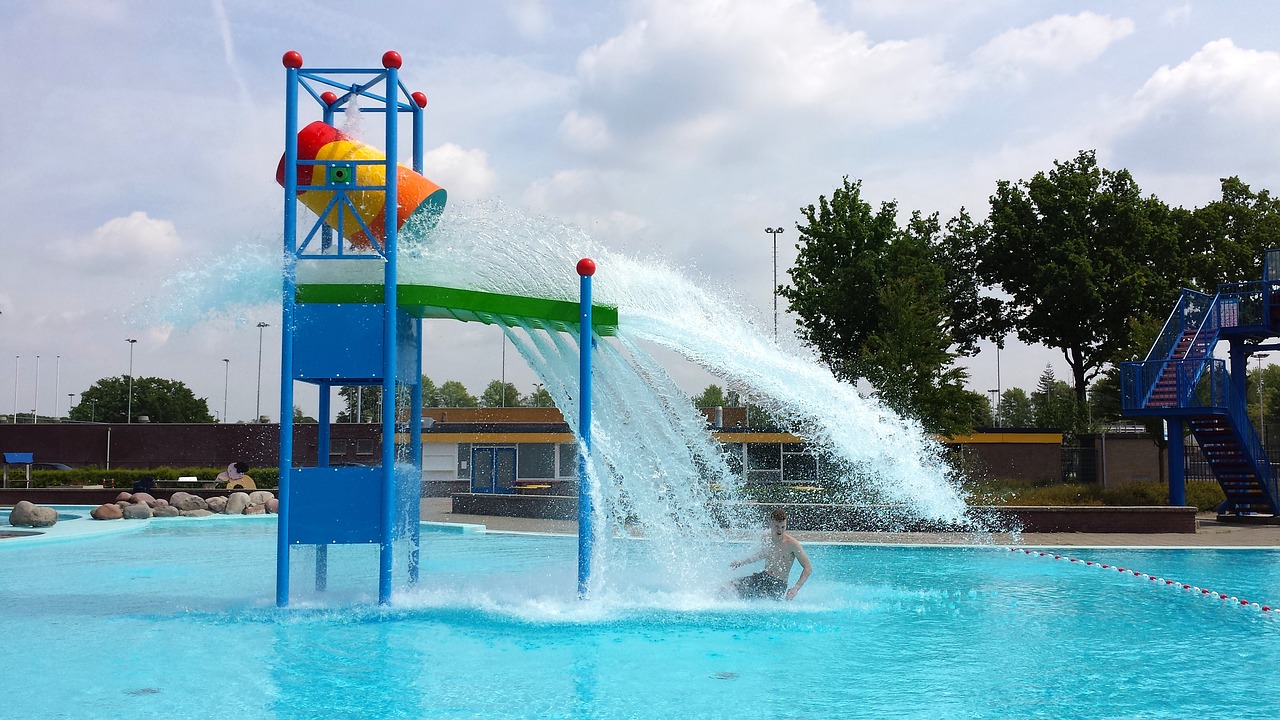 swimming pool water fun summer free photo