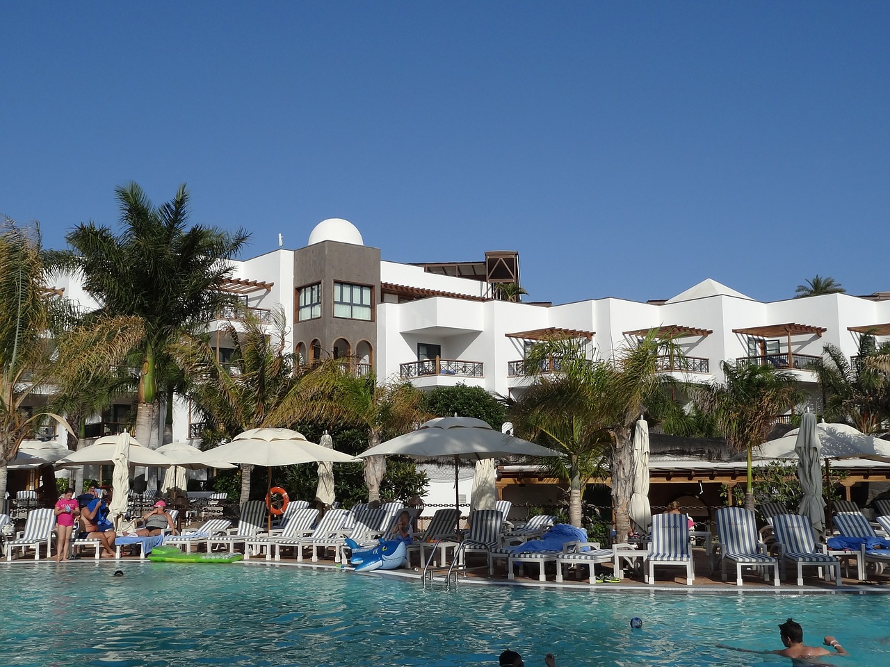 swimming pool resort hotel free photo