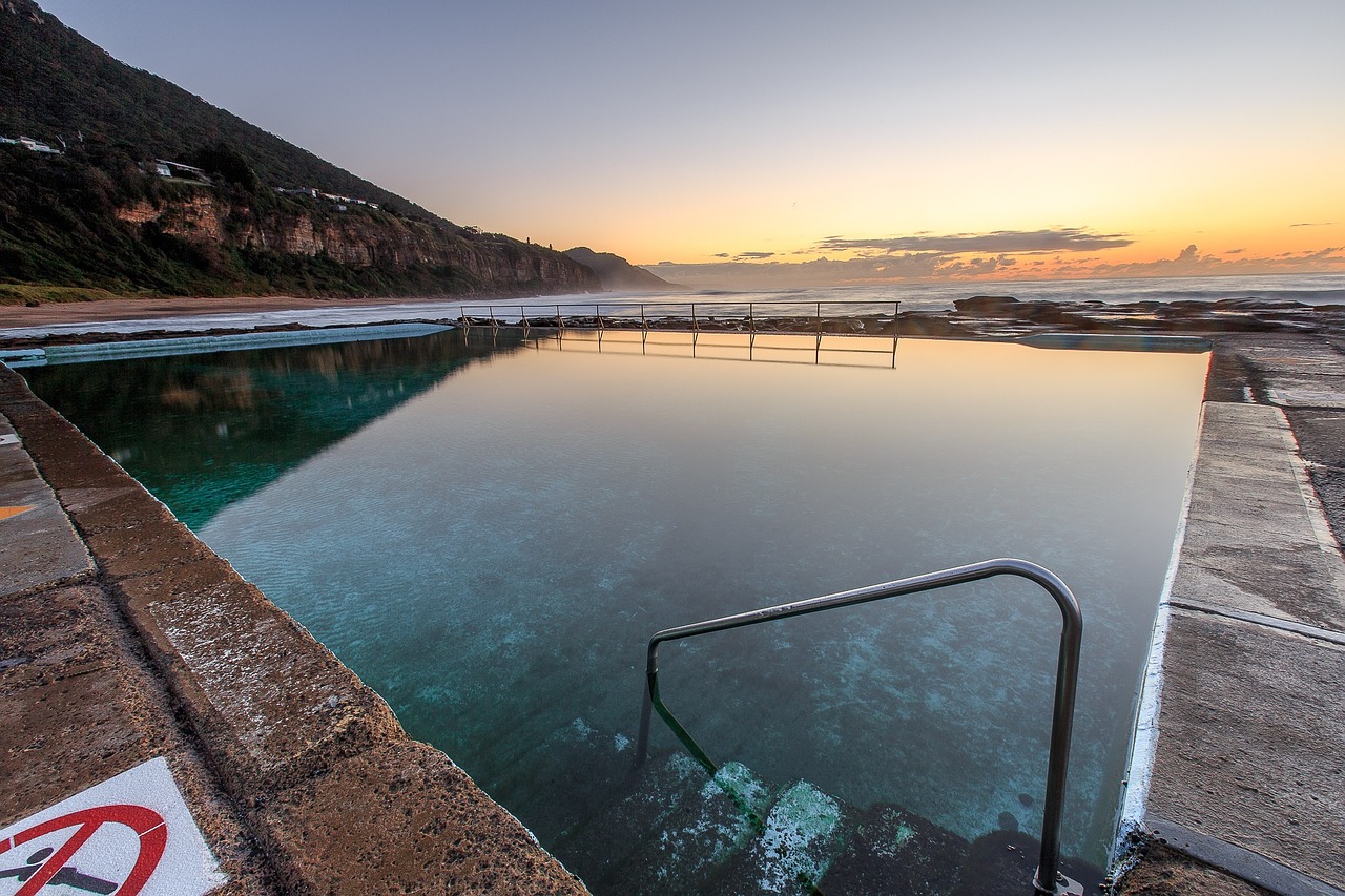 swimming pool ocean sea free photo