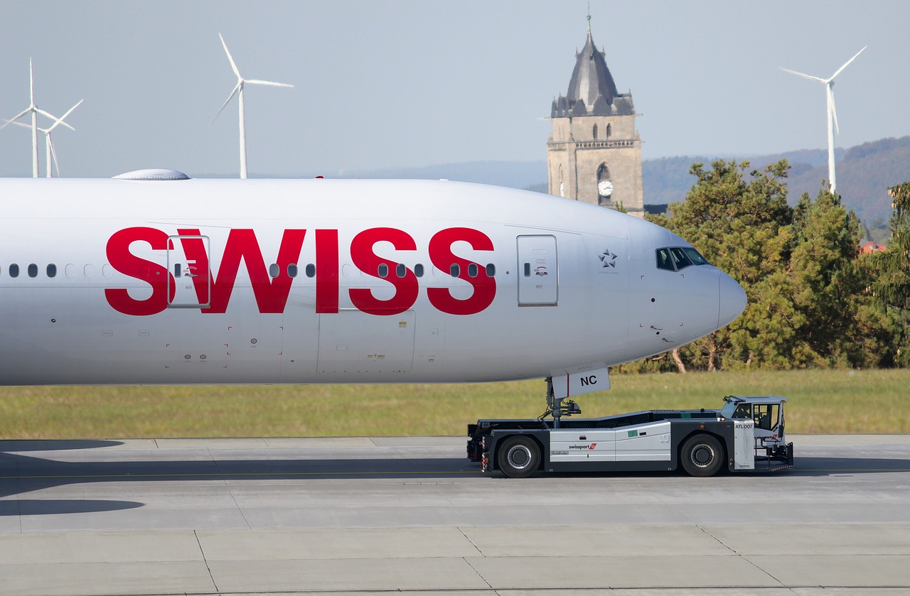 swiss air airport drag free photo