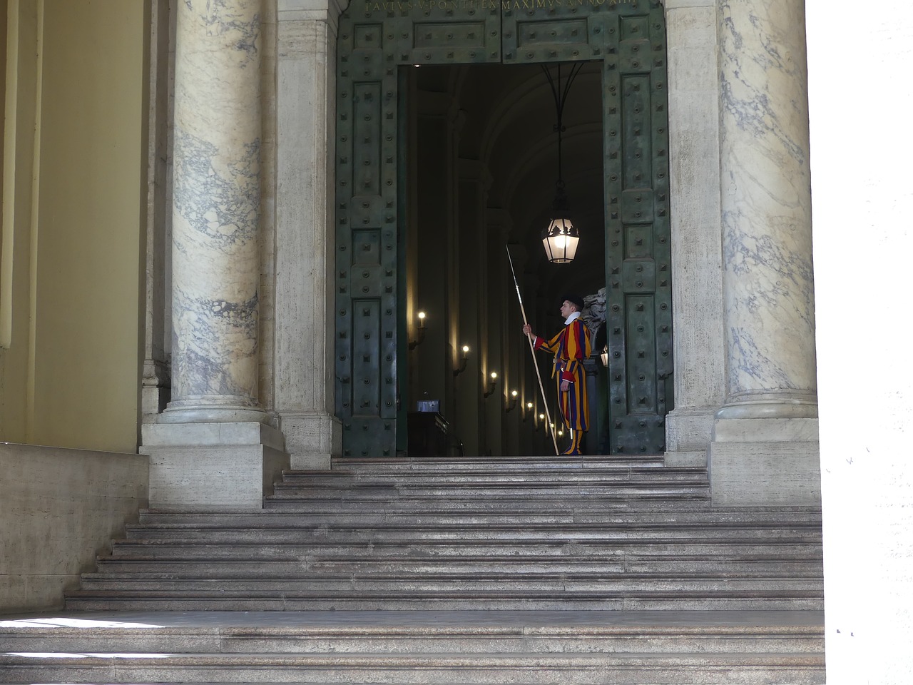 swiss guard pope st peter's square free photo