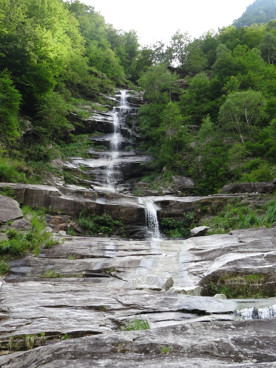 switzerland waterfall bergrivier free photo