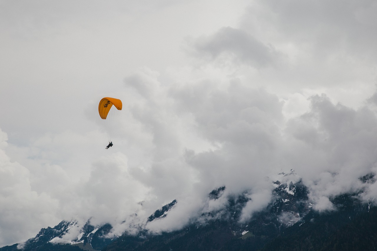 switzerland paragliding swiss free photo