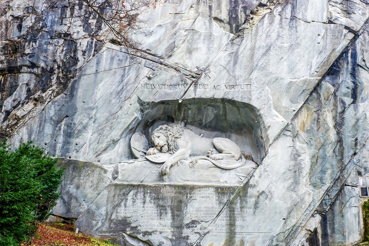 switzerland  lucerne  lion monument free photo