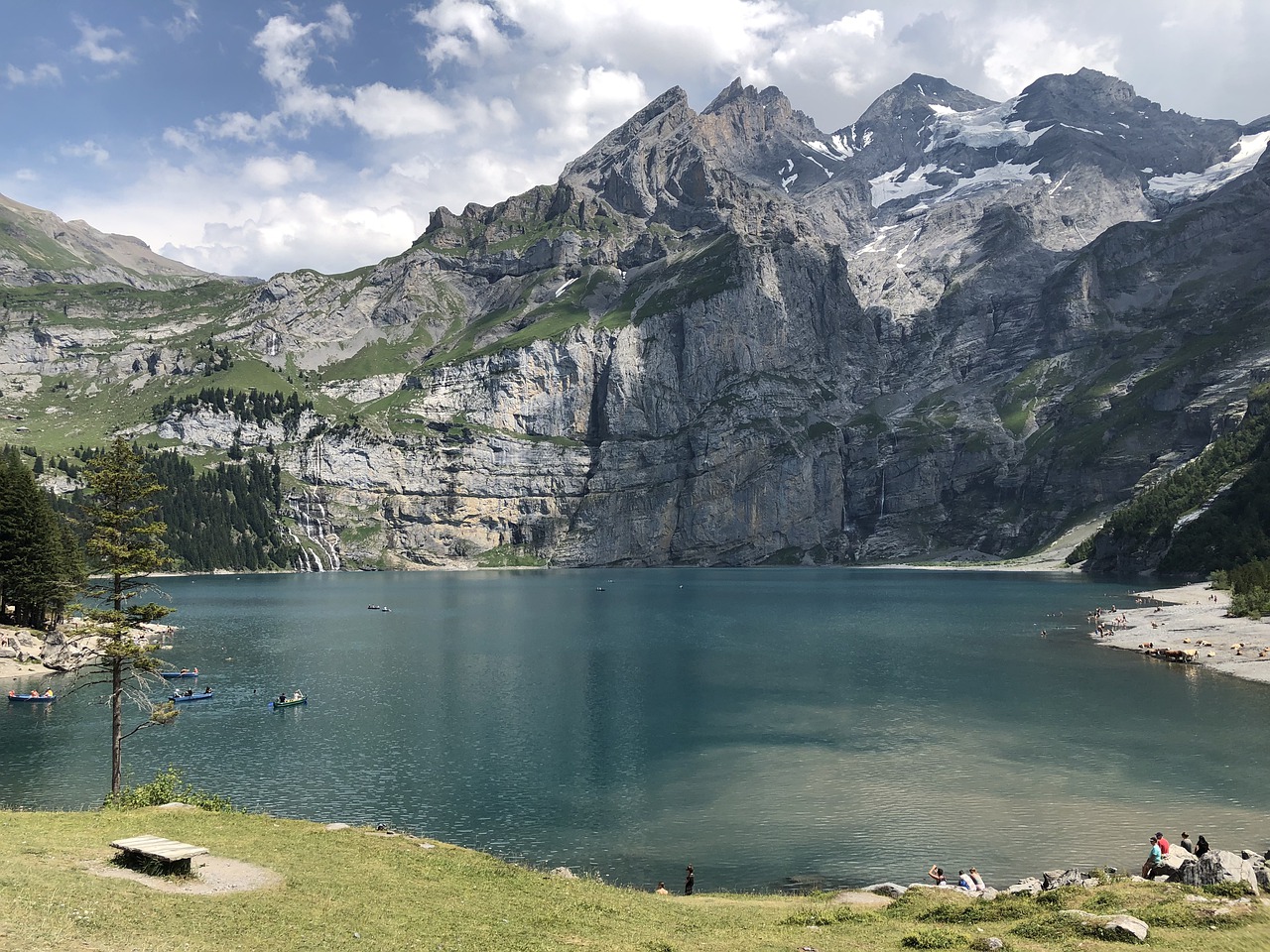 Swiss lake. Швейцария Oeschinen Lake. Швейцария природа Lake Oeschinen. Черное озеро в Швейцарии.