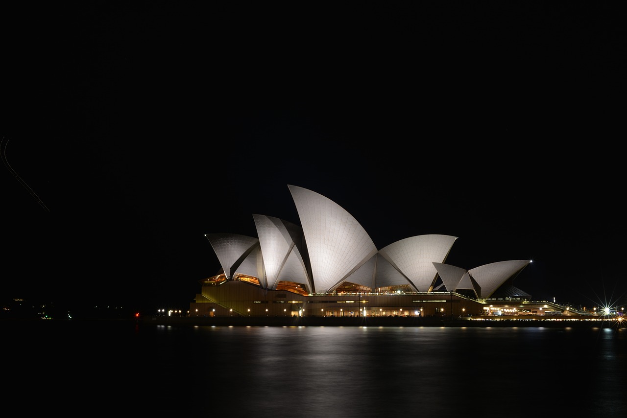 sydney opera house night view free photo