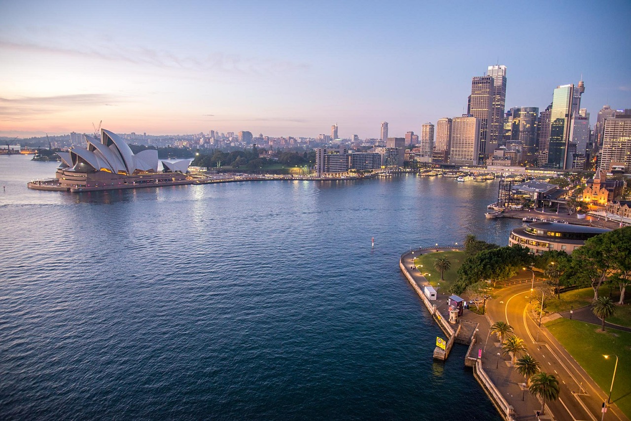 sydney opera house dawn sydney free photo