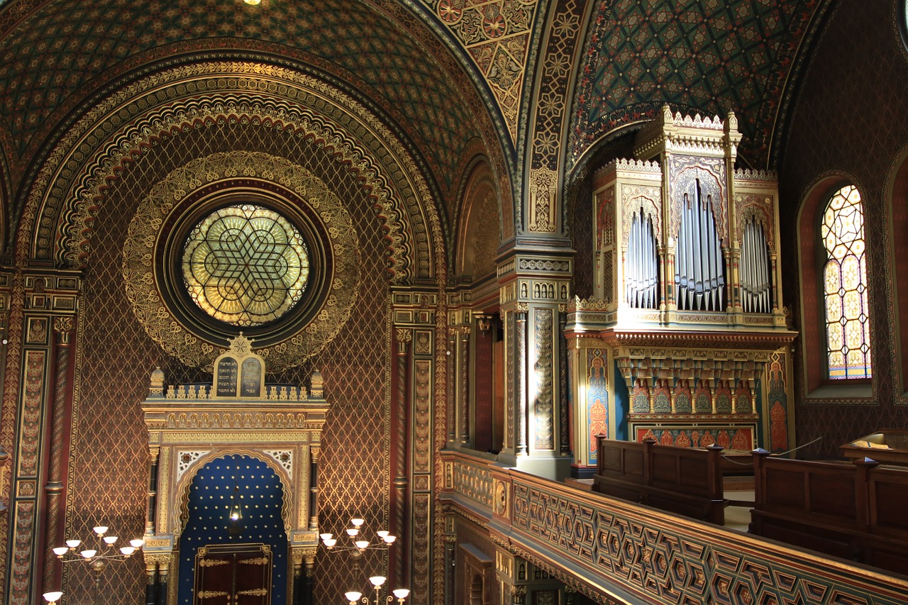 synagogue prague czech free photo