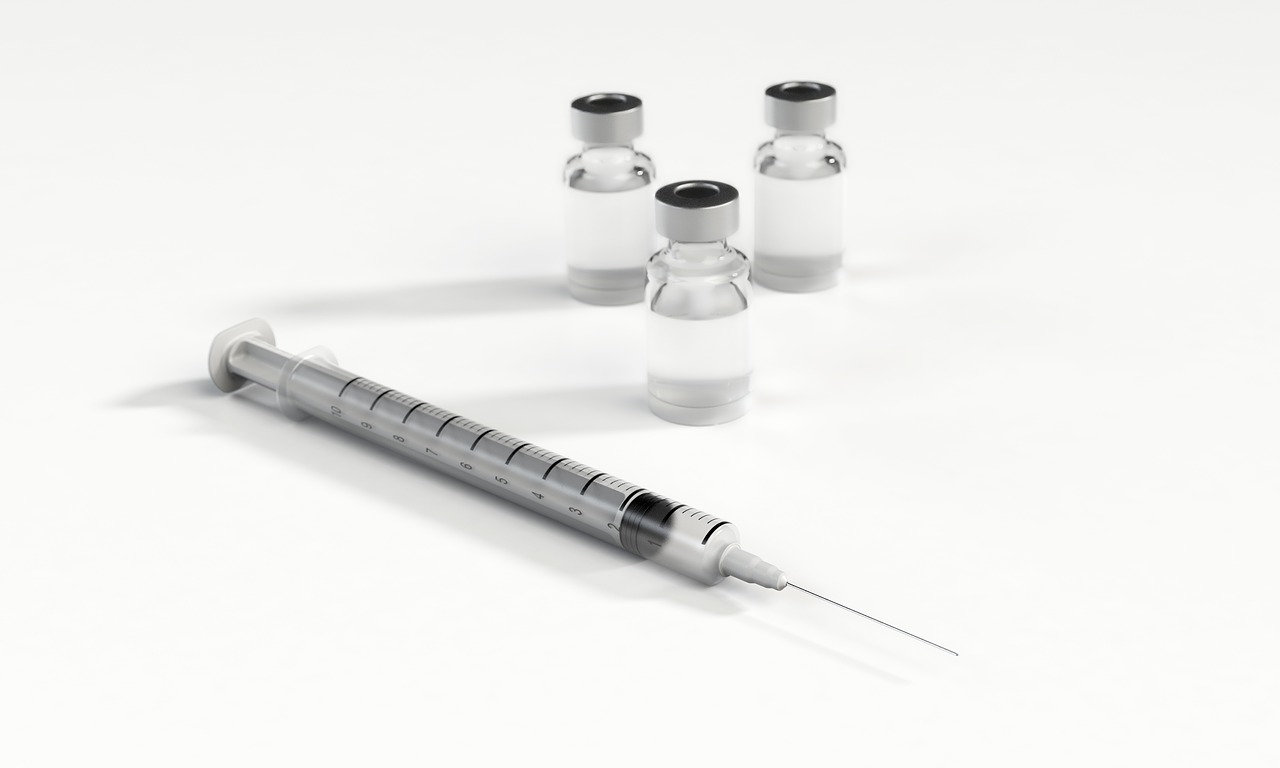 syringe shot medicine free photo