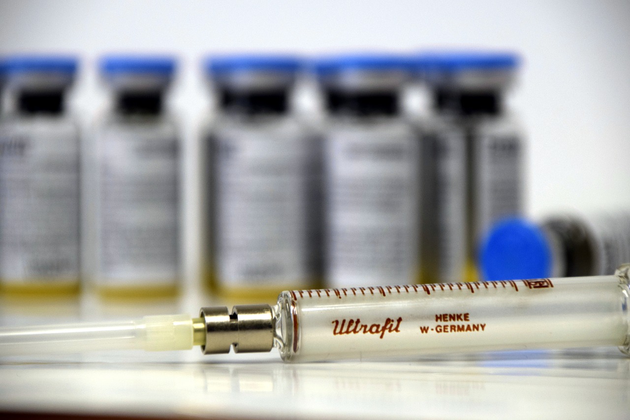 syringe drug medical free photo