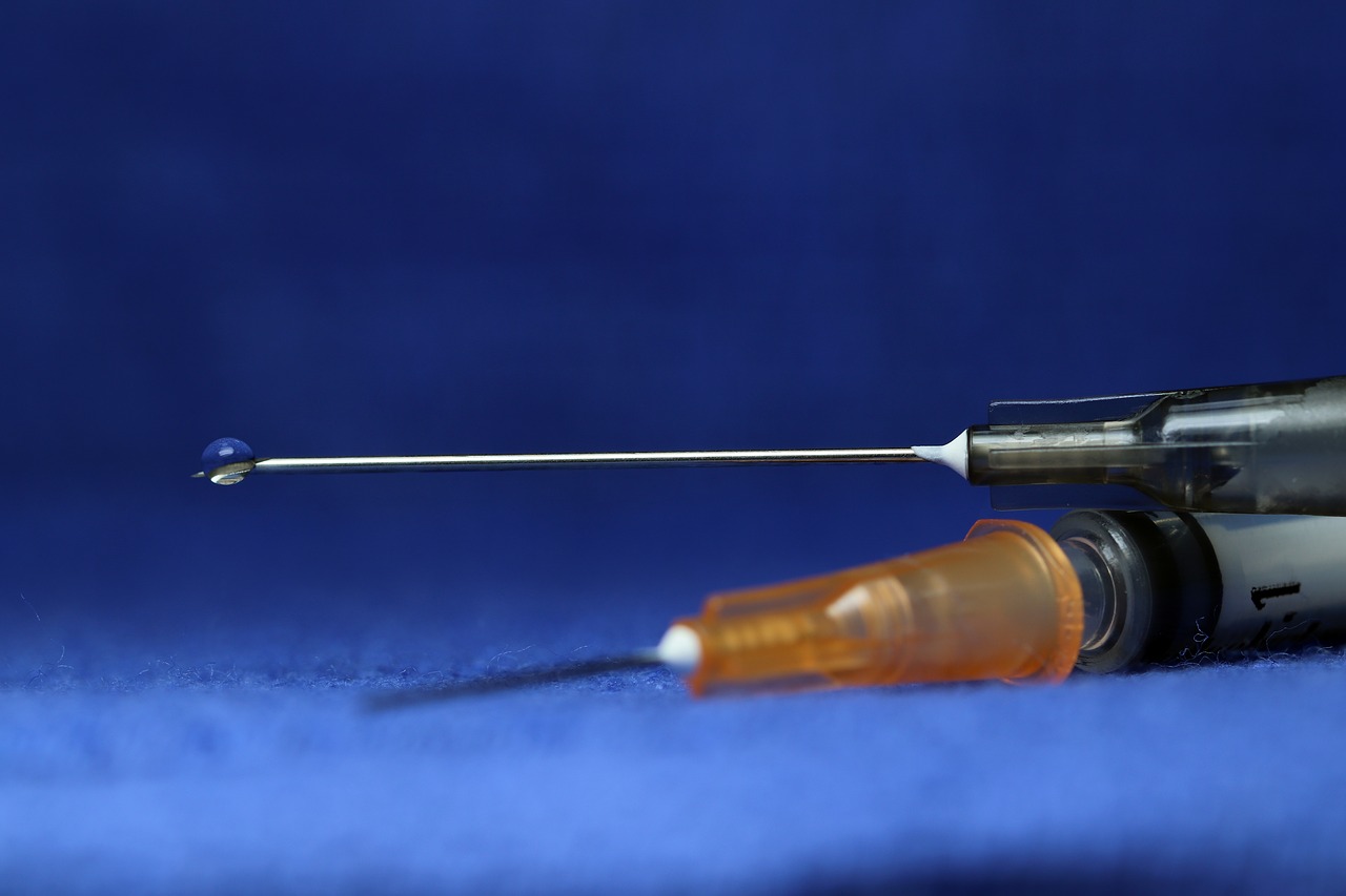 syringe  medical  needle free photo
