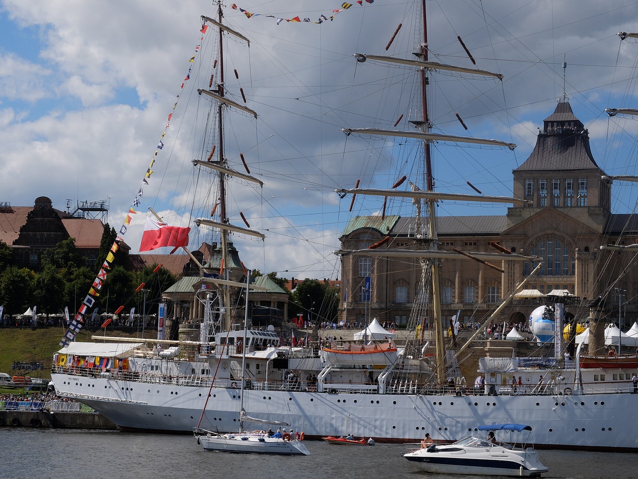 szczecin the old town sailing ship free photo