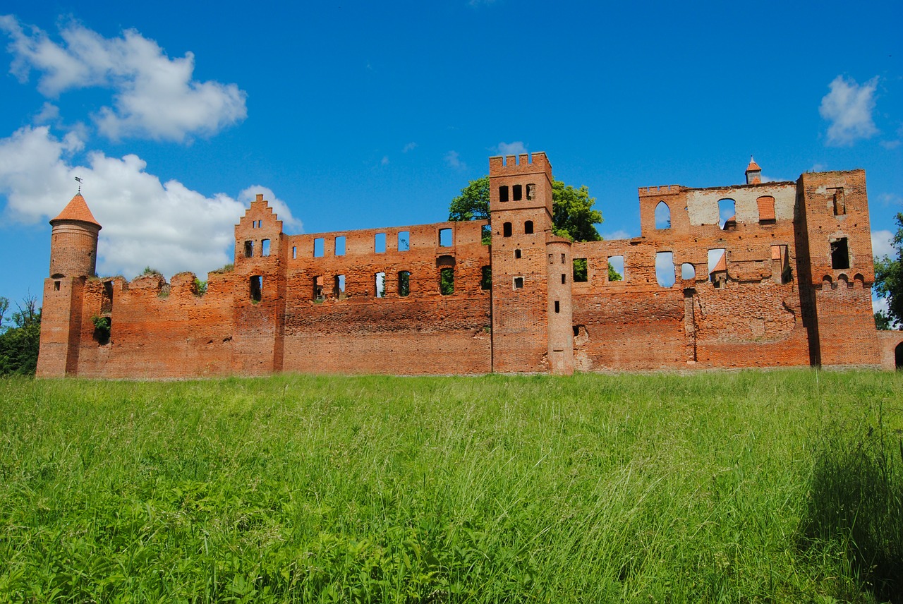 szymbark poland the ruins of the free photo