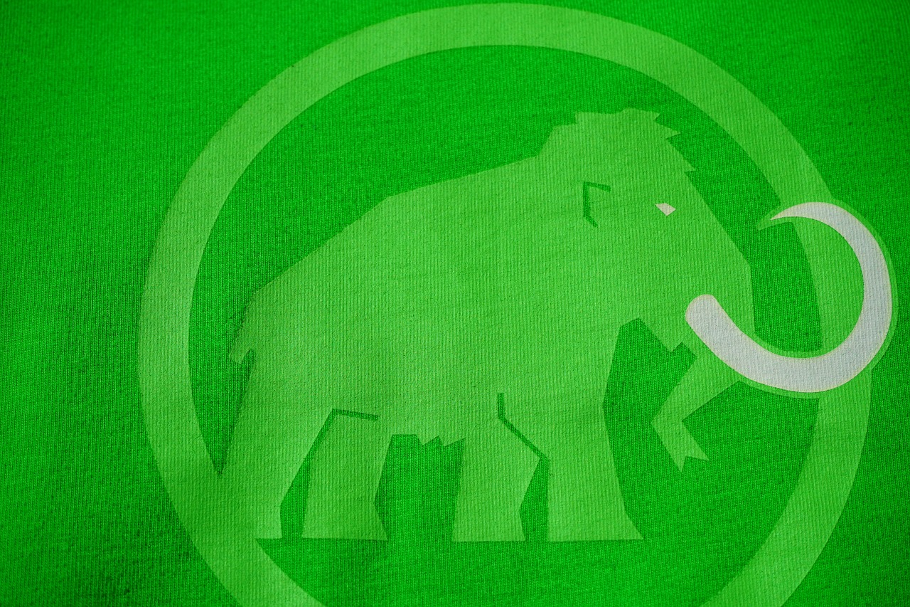 t shirt green mammoth free photo