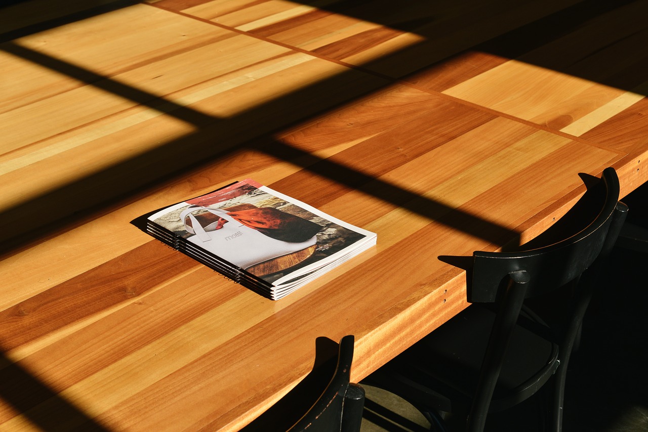 table brochures tabletop free photo