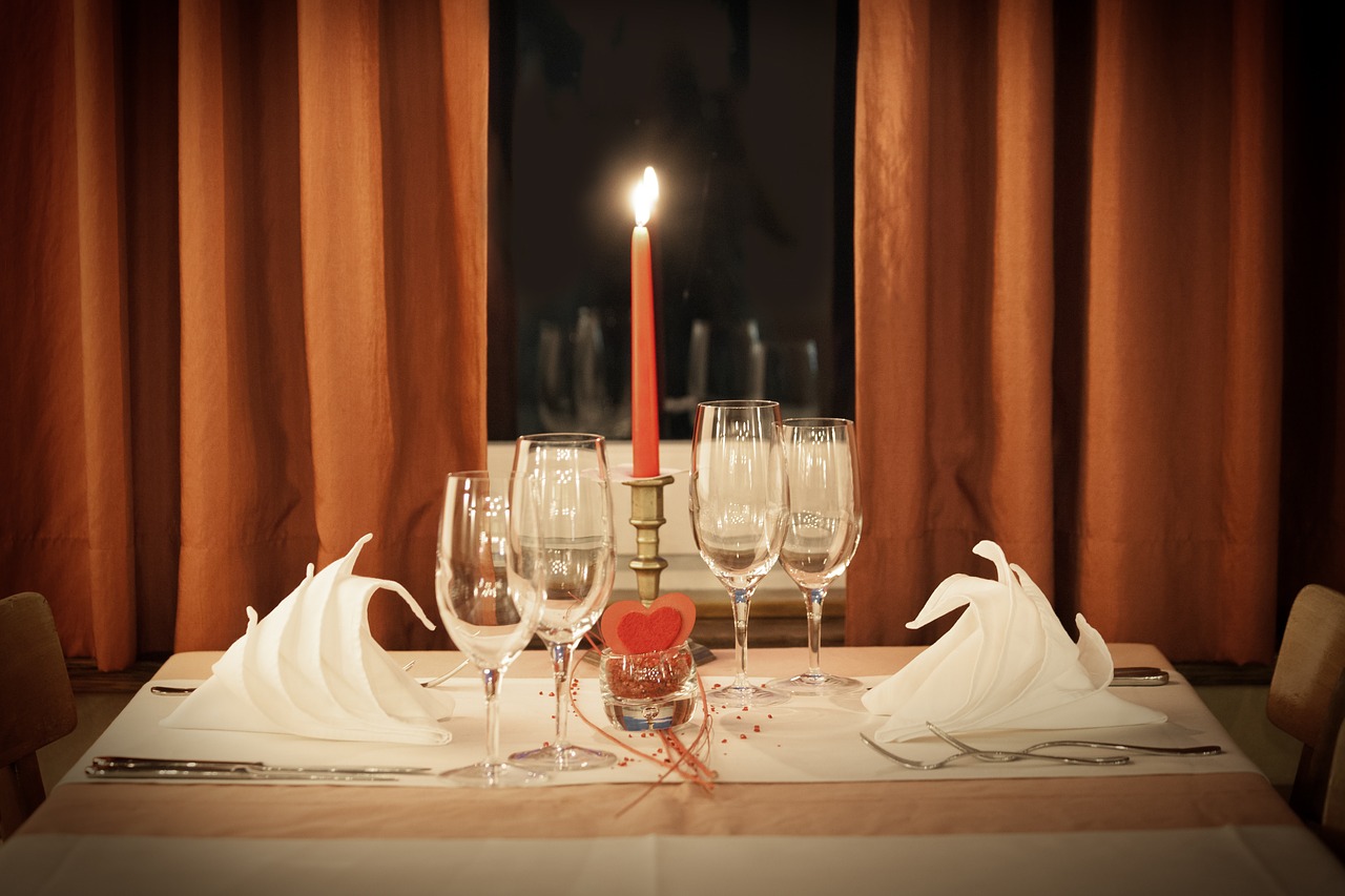 table decoration dinner for two valentine's day free photo