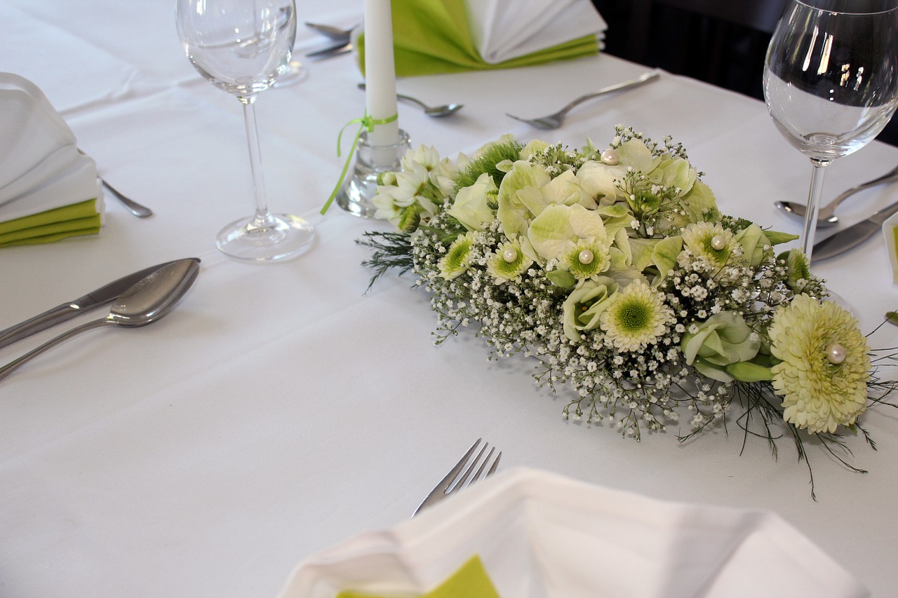 table decoration floral arrangement flowers free photo